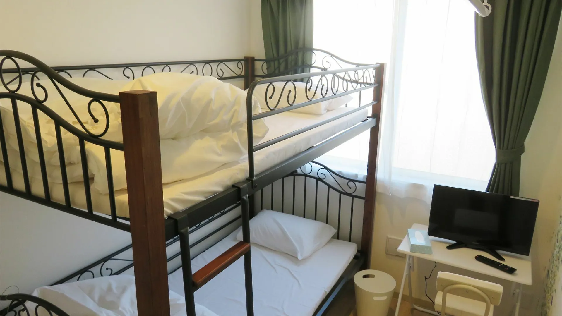 Hiromas Inn Chitose-Karasuyama Tokió 0*,